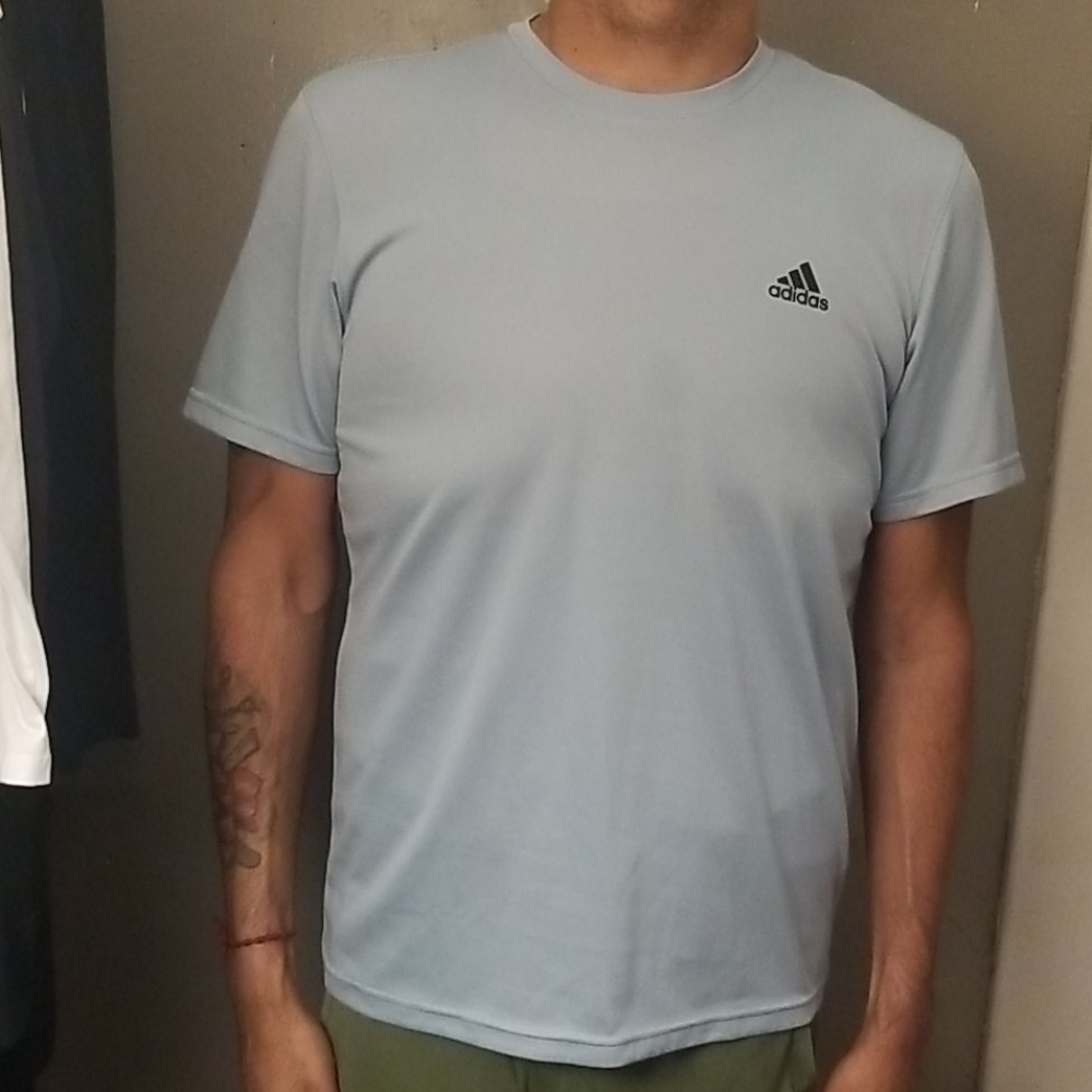 EXCELLENT condition climalite t SHIRT